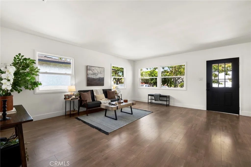 221 Chinchilla Street