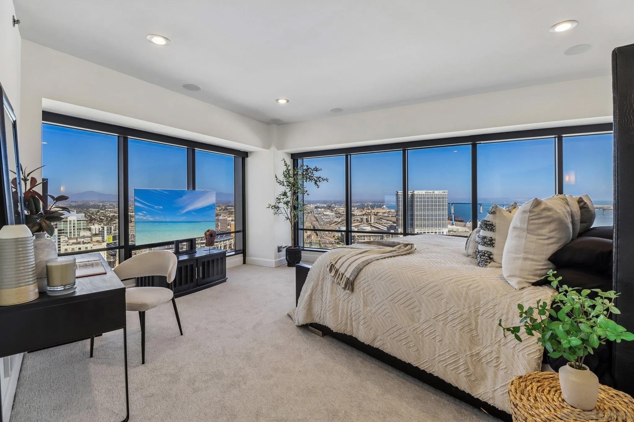 200 Harbor Dr 3201