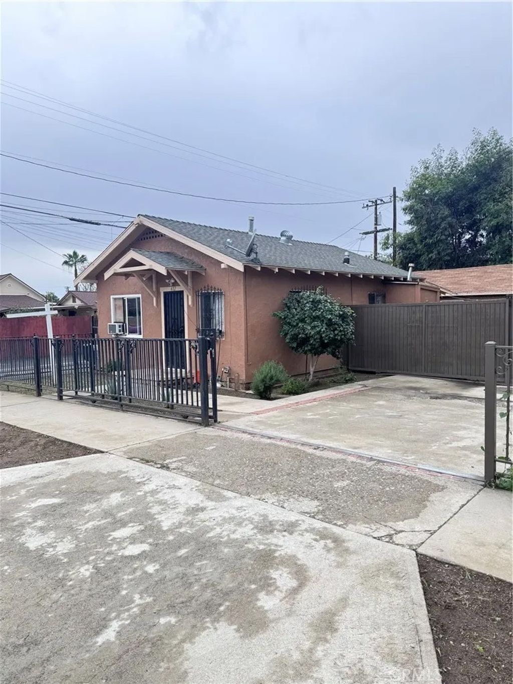 Photo of 412 S Palm Ave, Ontario, CA 91762 (MLS # SW26090042)