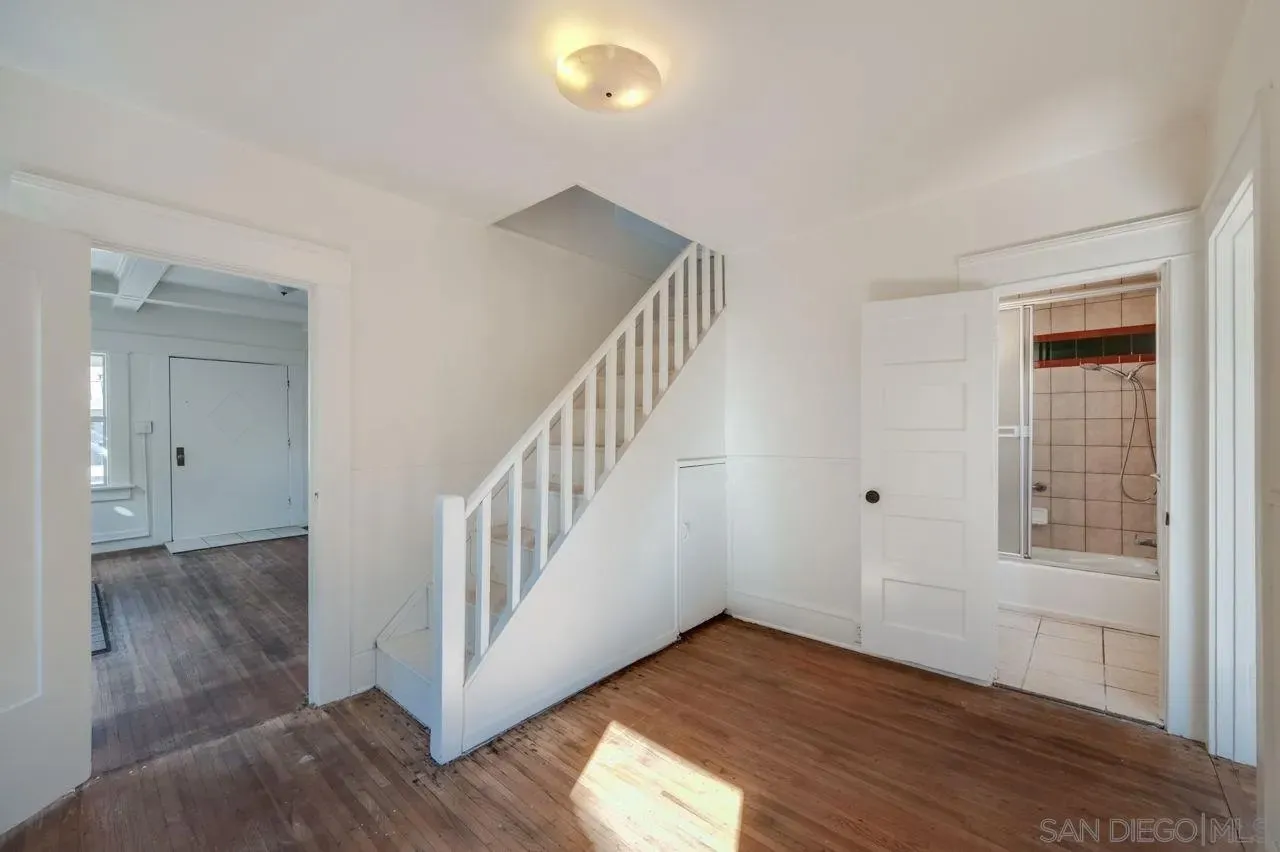 San Diego, California 92104, United States, 2 Bedrooms Bedrooms, ,2 BathroomsBathrooms,Residential,Active,242712