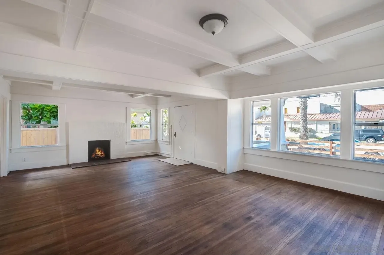 San Diego, California 92104, United States, 2 Bedrooms Bedrooms, ,2 BathroomsBathrooms,Residential,Active,242712