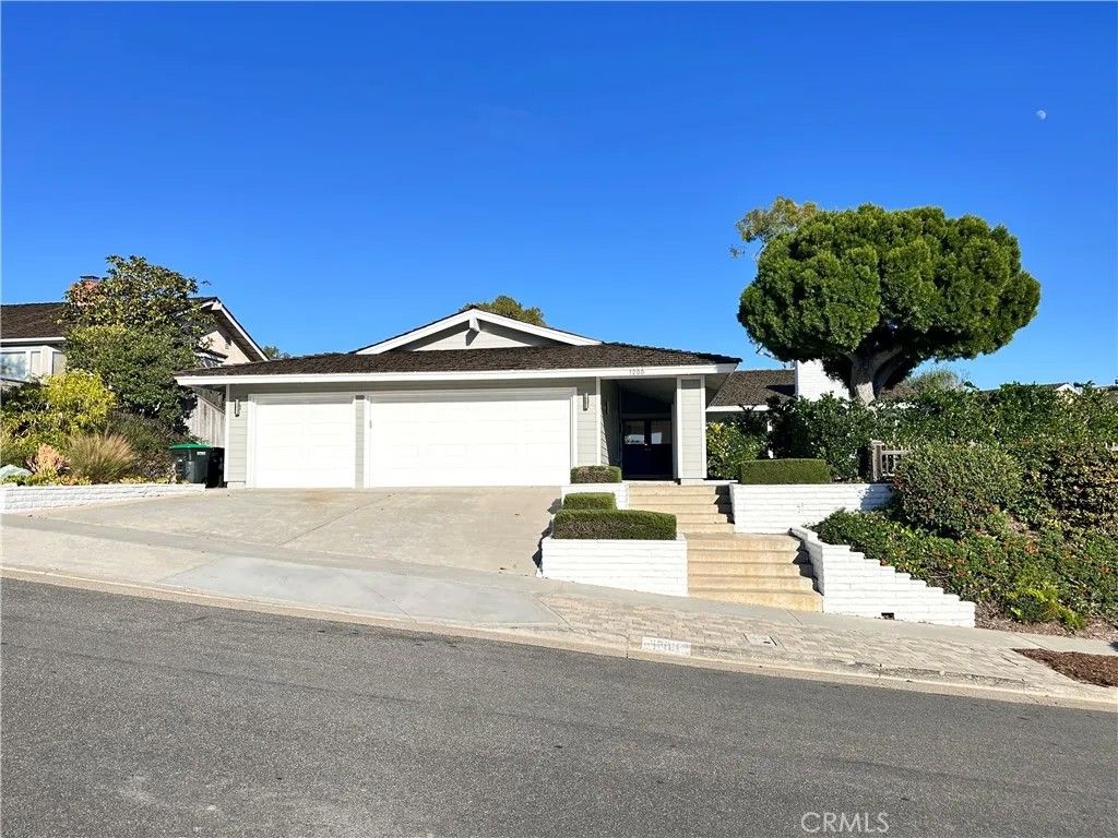 Photo of 1200 Outrigger Dr, Corona Del Mar, CA 92625 (MLS # AR25282101)