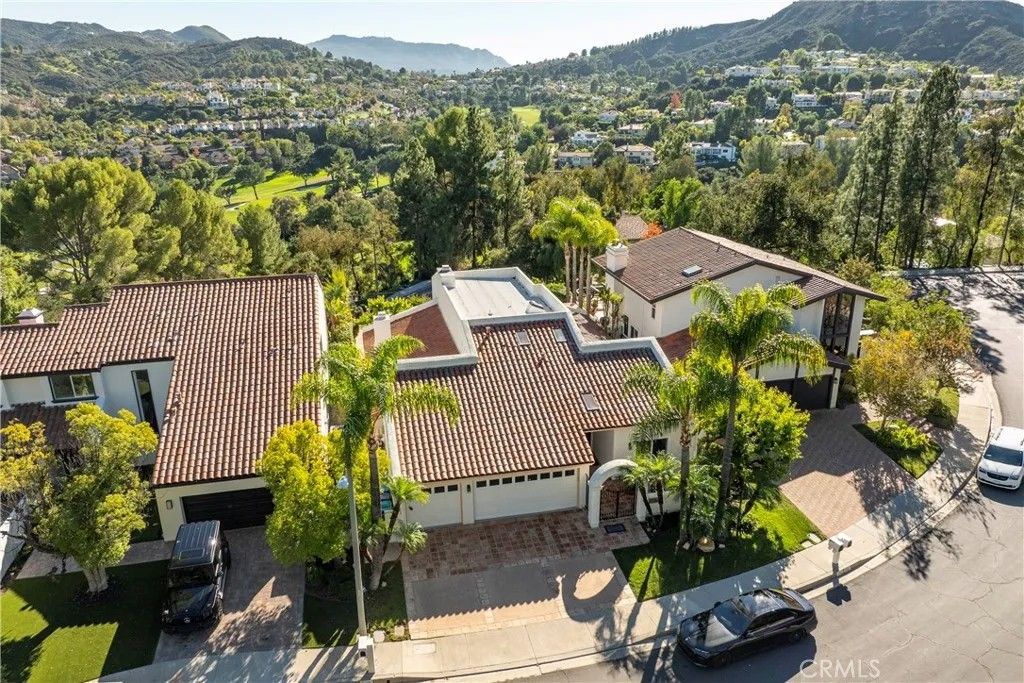 Photo of 24412 Voltara Court, Calabasas, CA 91302 (MLS # SR25267604)
