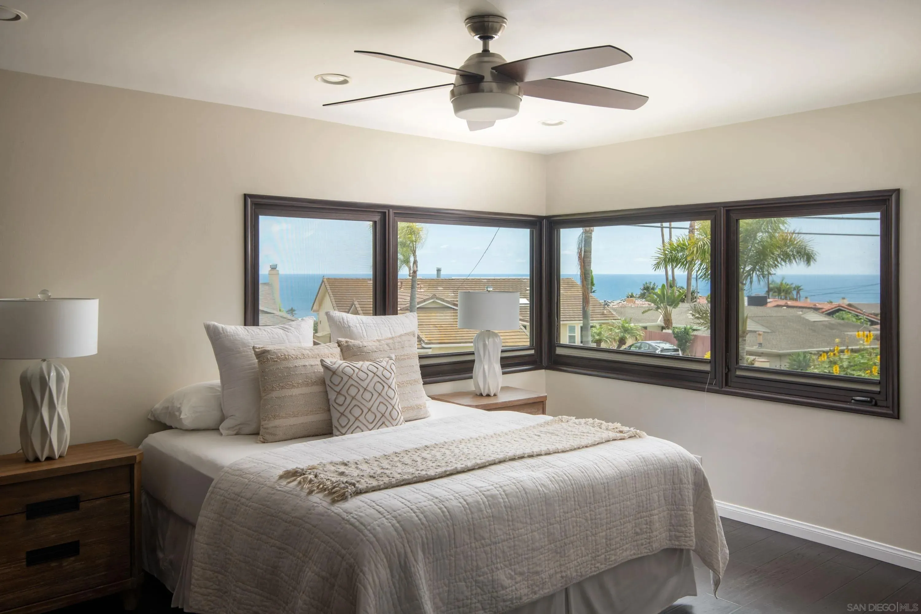 La Jolla, California 92037, United States, 3 Bedrooms Bedrooms, ,2 BathroomsBathrooms,Residential,Active,217562