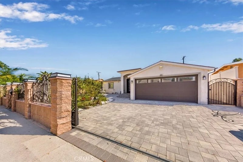 8126 Matilija