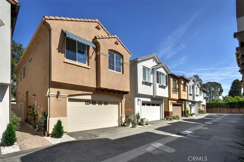 Photo of 15163 W Rachel Ln, Mission Hills (san Fernando), CA 91345 (MLS # SR26050649)