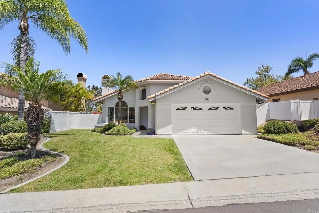 714 Poinsettia Park South