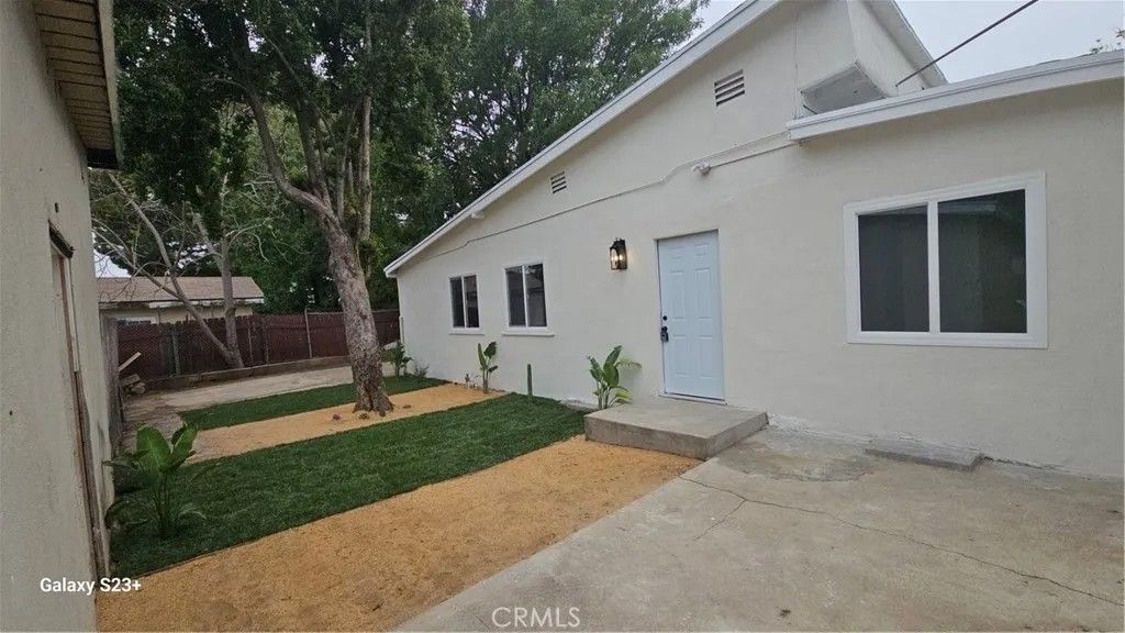 Photo of 14635 Astoria St #Back House, Sylmar, CA 91342 (MLS # SR26071351)