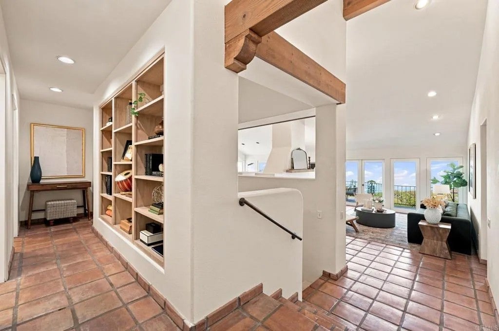 7631 Hillside Drive