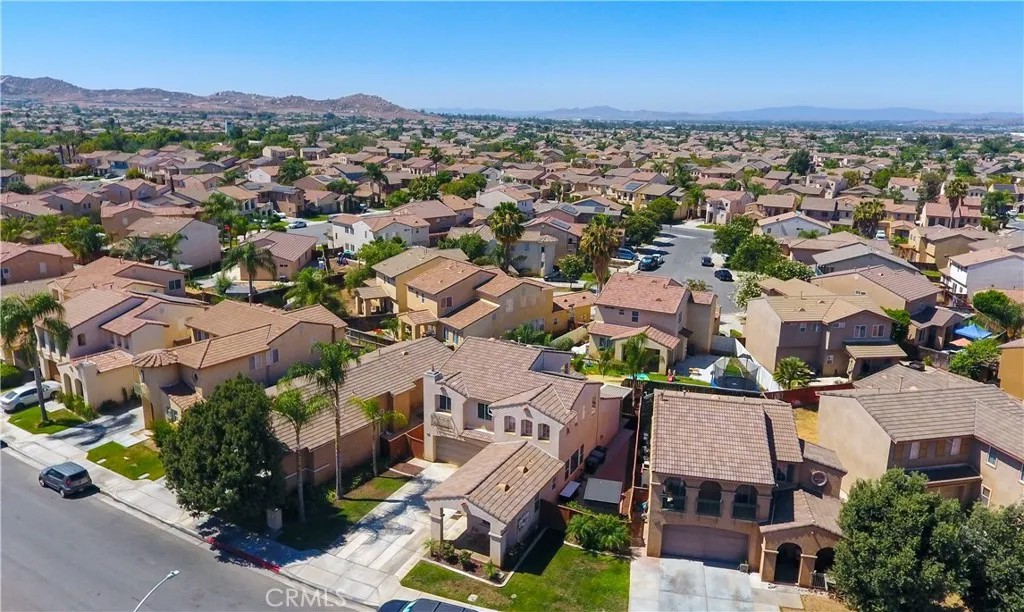 1441 Albillo Loop