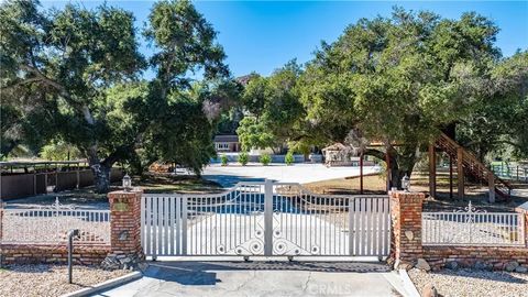 Photo of 26251 Ravenhill Road, Canyon Country, CA 91387 (MLS # TR25247396)
