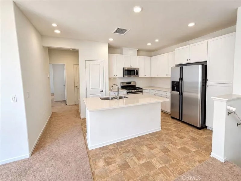 5585 Kate Way 6