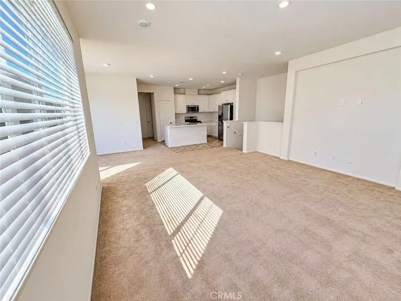 5585 Kate Way 6