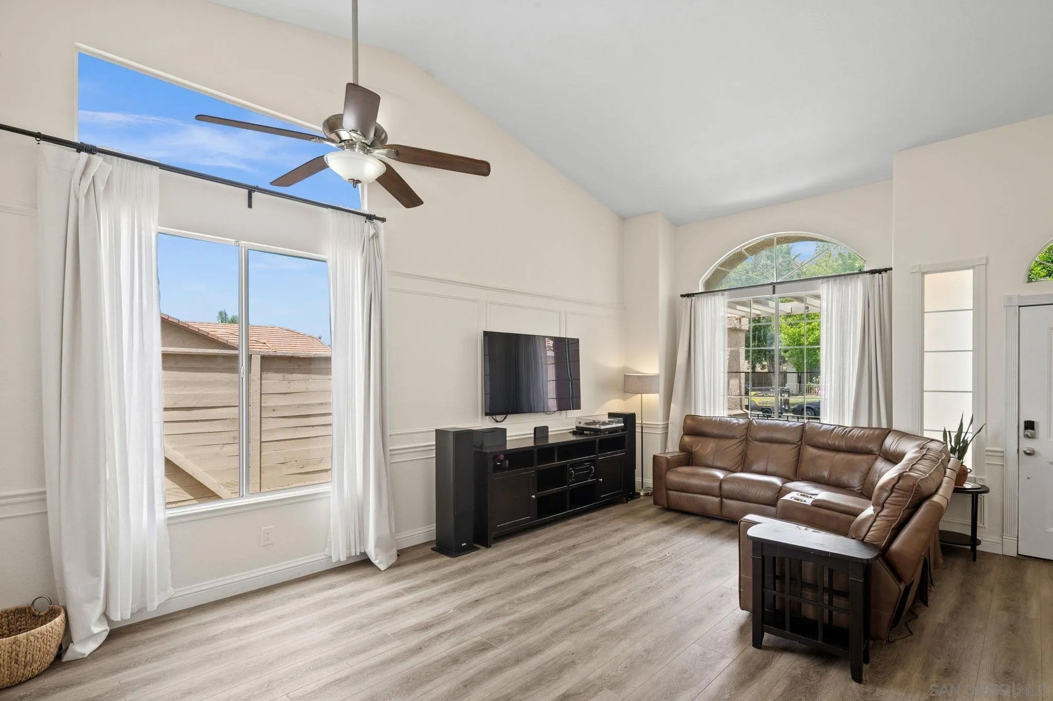 3373 Avocado Vista