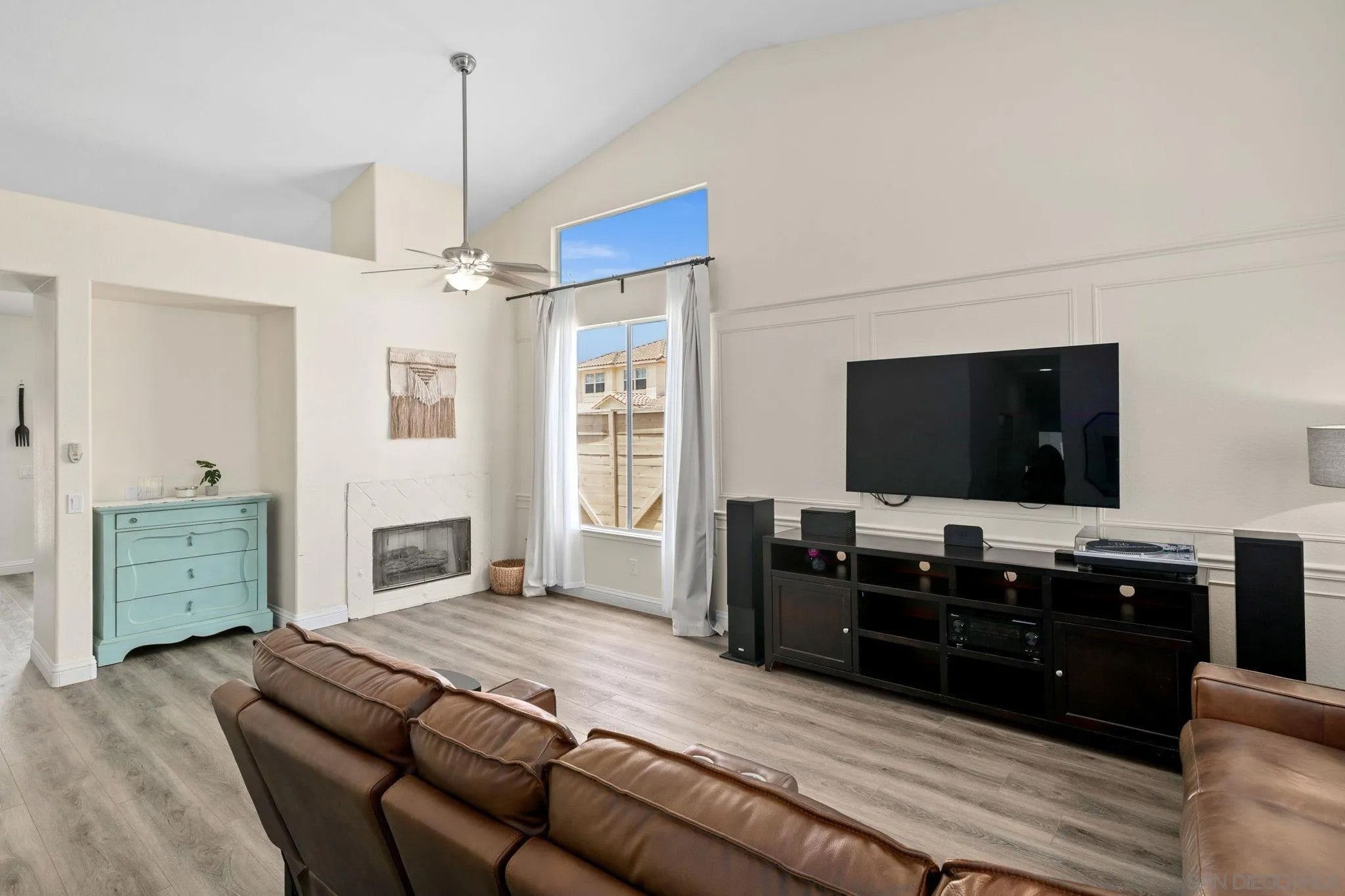 3373 Avocado Vista