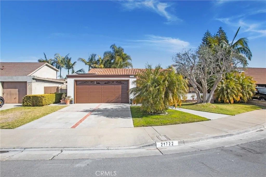 Photo of 21722 Saluda Cir, Huntington Beach, CA 92646 (MLS # OC26020012)