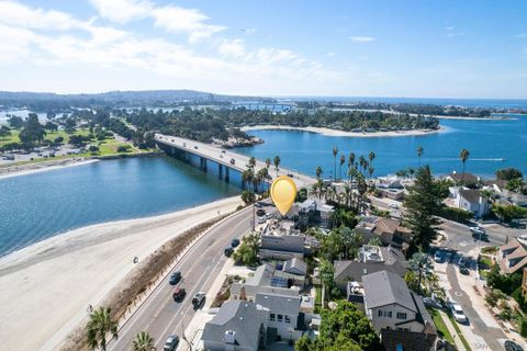 3328 Crown Point San Diego CA 92109