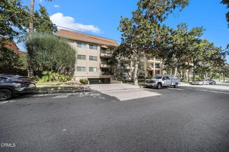 420 S Madison Avenue 204