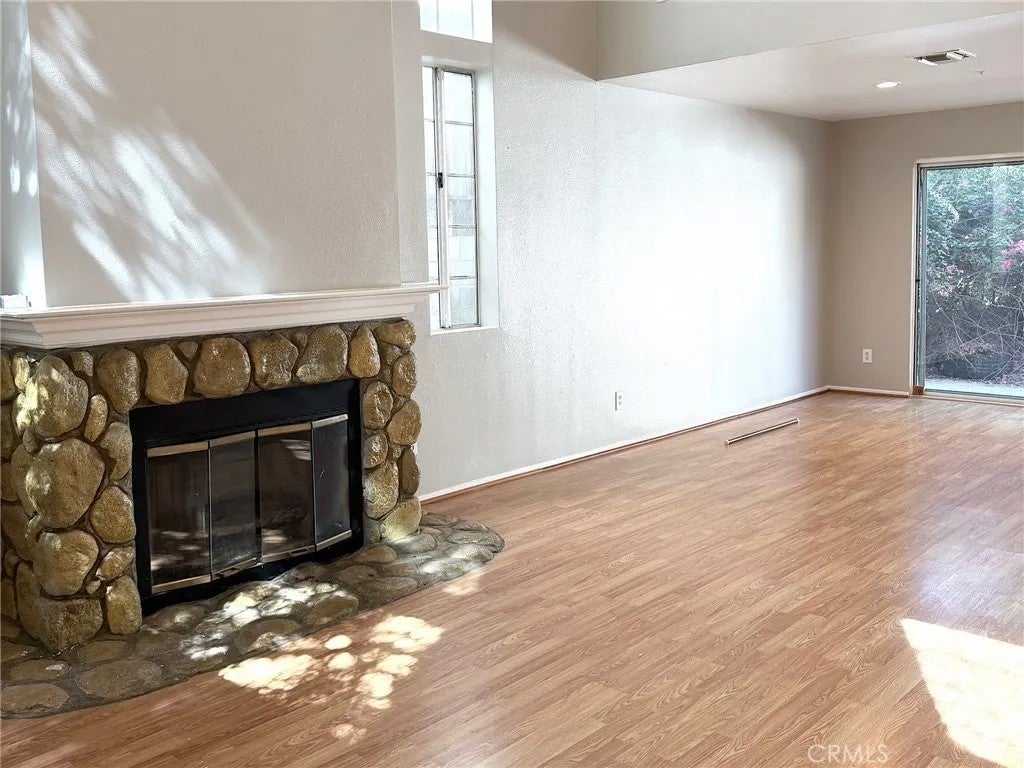 9326 Rowell