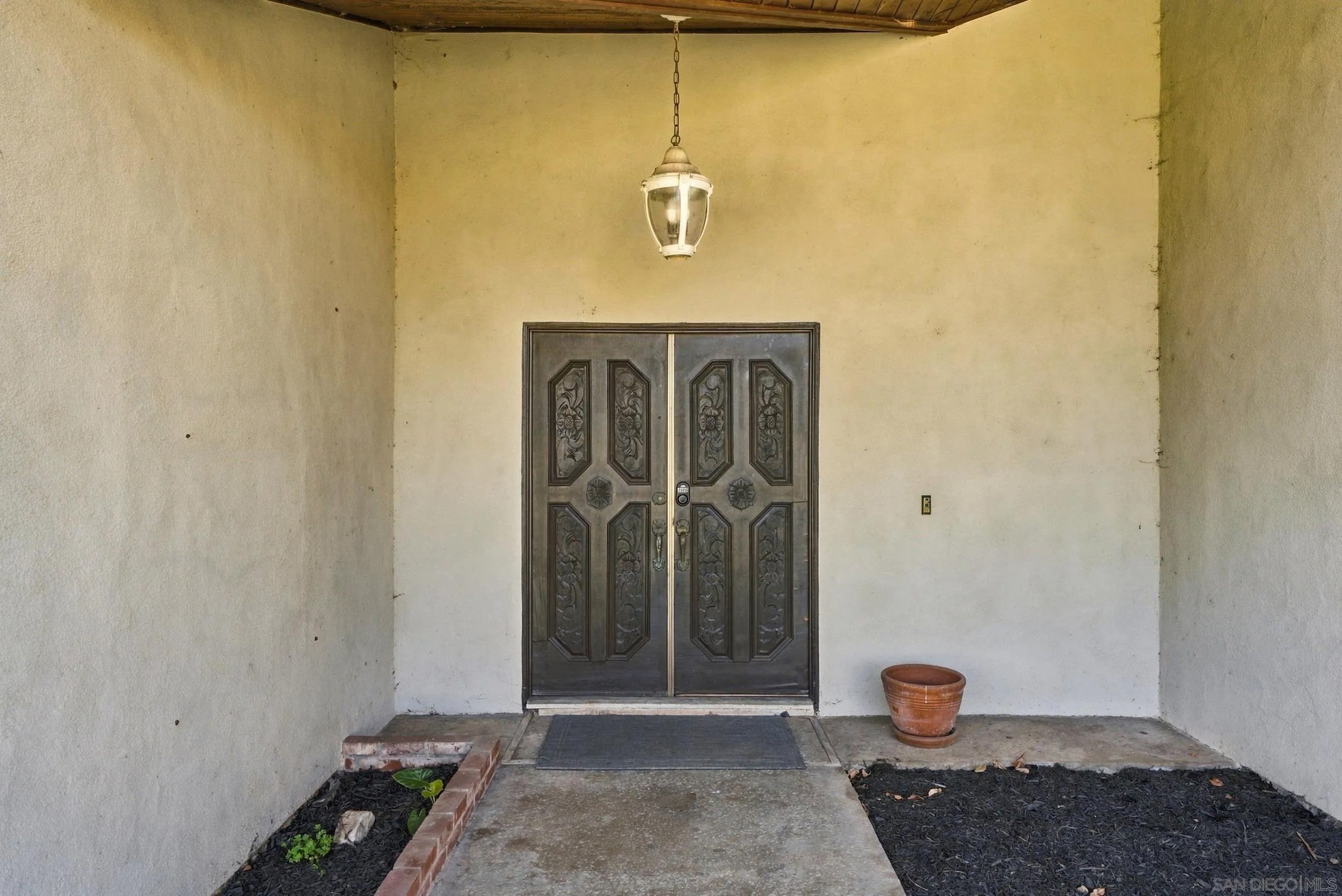 1515 Via Paloma