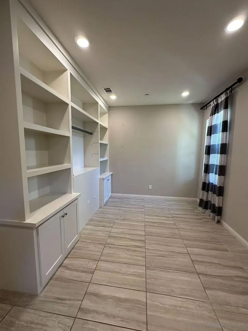 Photo of 5992 Village Center Loop #4, San Diego, CA 92130 (MLS # 260010271)