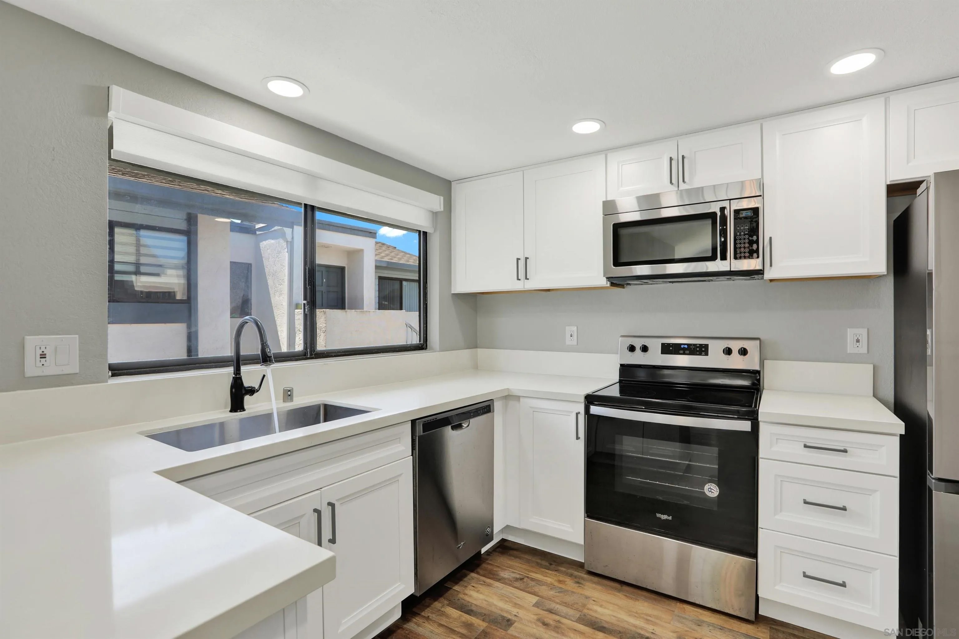 8878 Regents Road 201