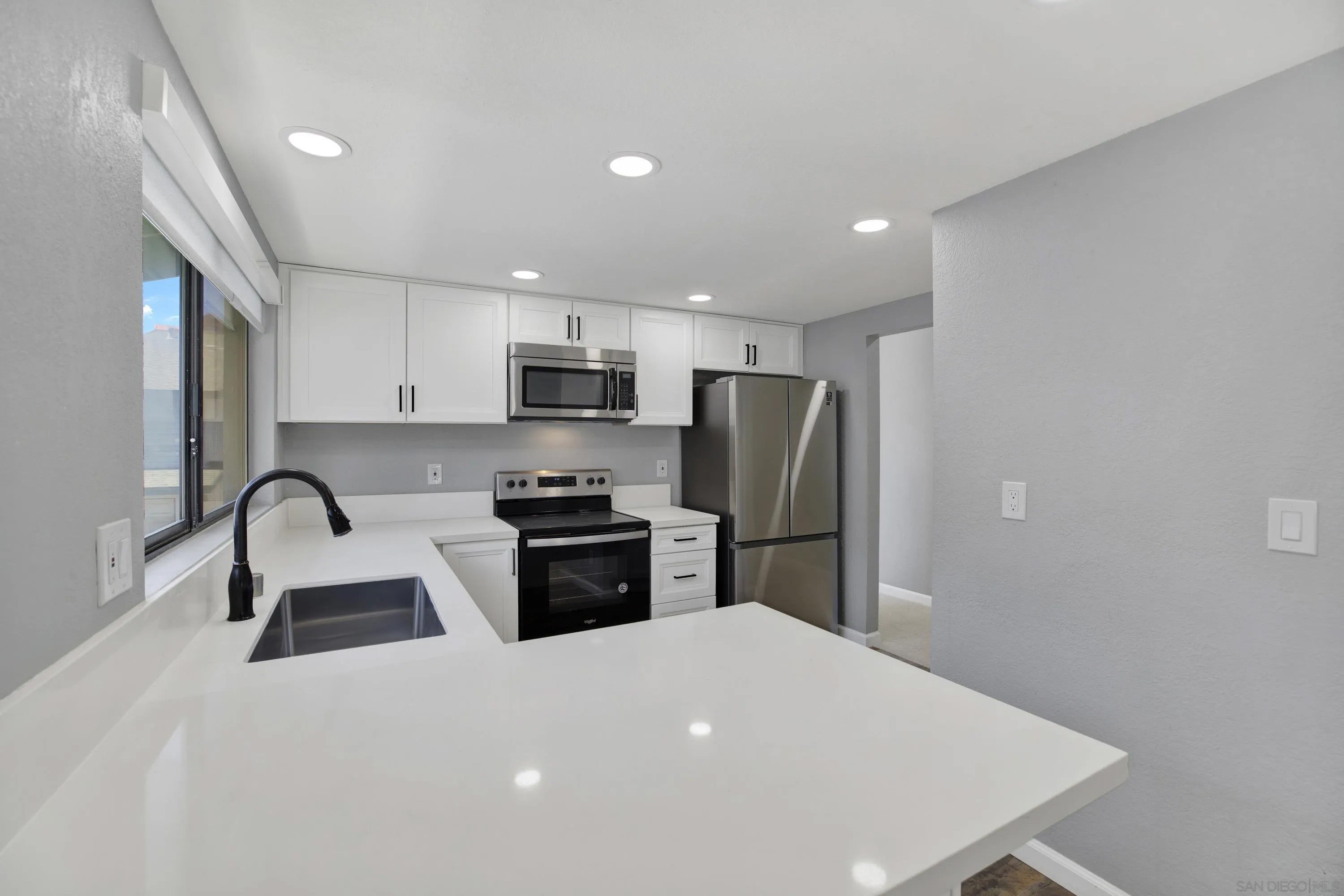 8878 Regents Road 201