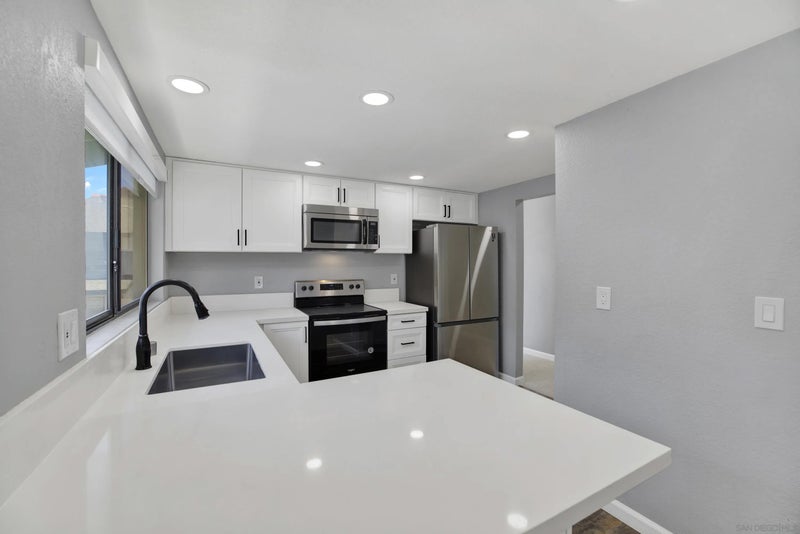8878 Regents Road 201