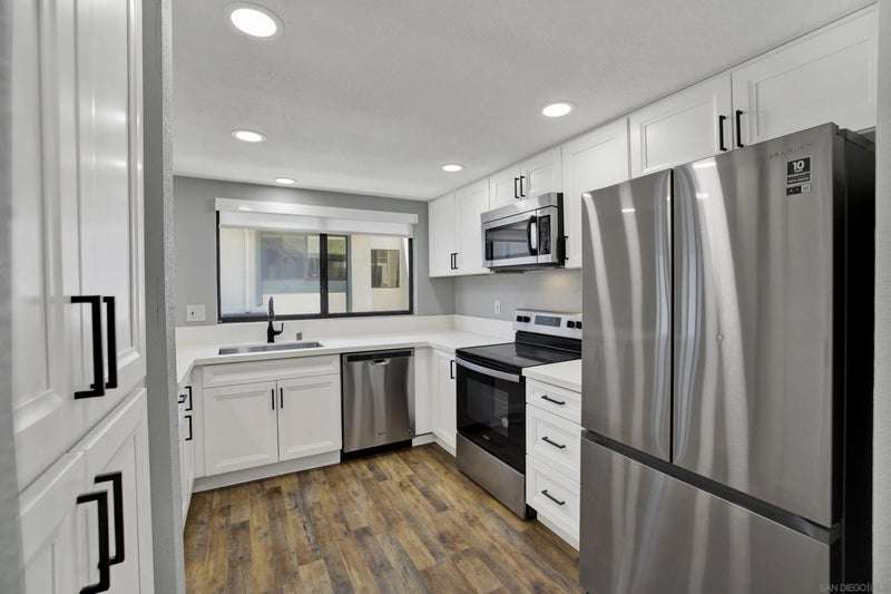 8878 Regents Road 201
