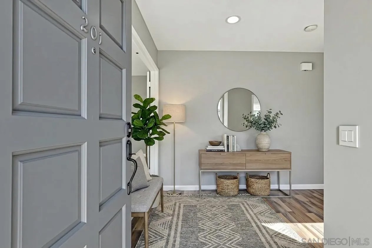 8878 Regents Road 201