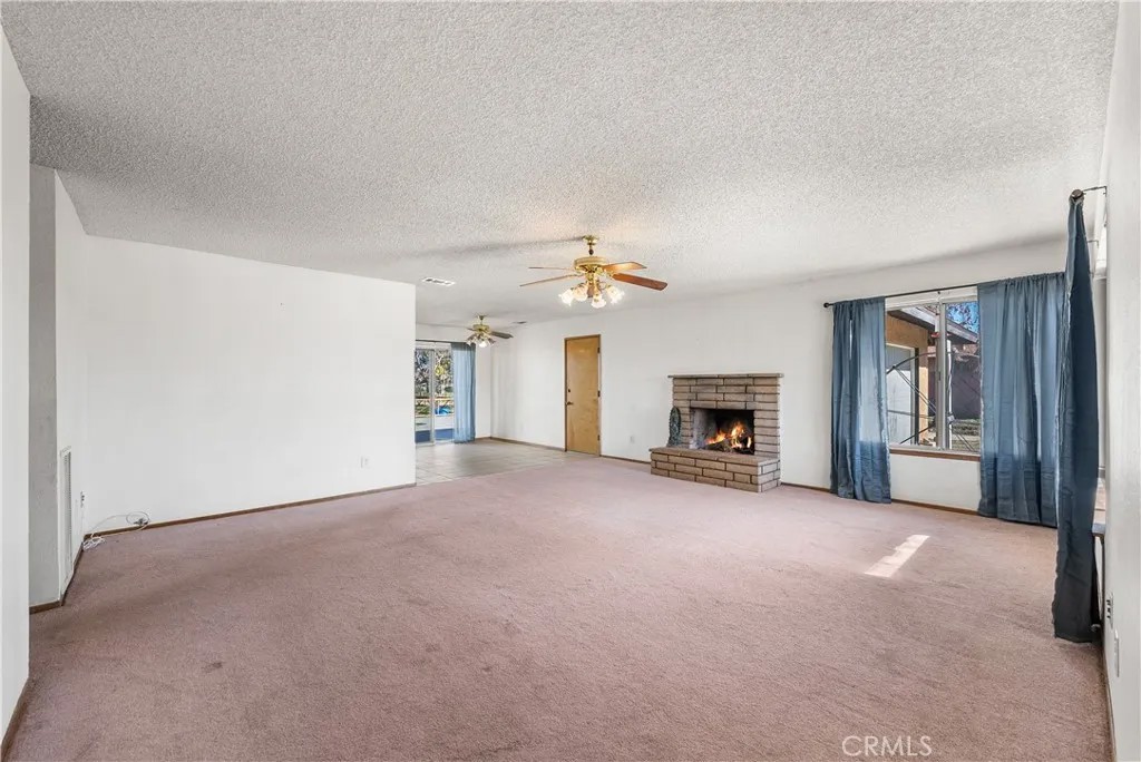 10837 E Avenue R10