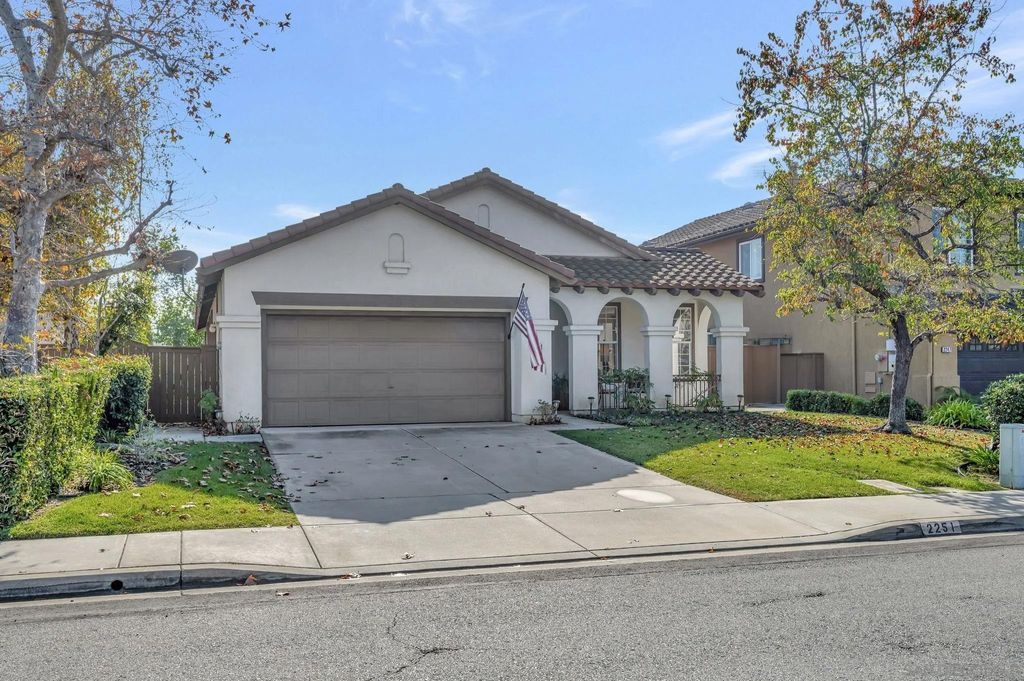 Photo of 2251 Paseo Saucedal, Carlsbad, CA 92009 (MLS # 250036826)