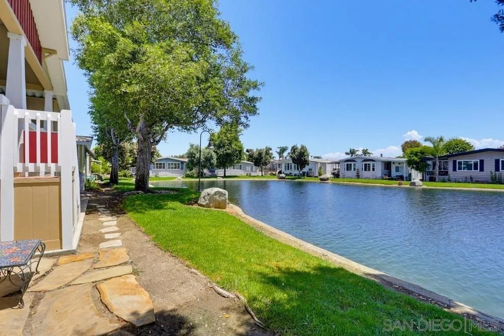 276 N El Camino Real SPC 175