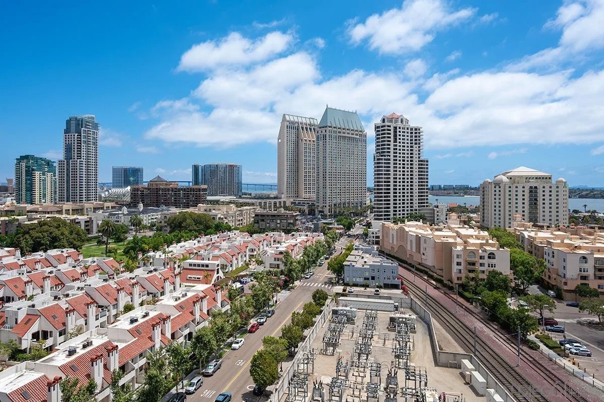 700 W E Street 1306