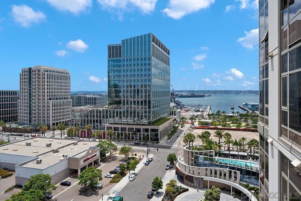 700 W E Street 1306