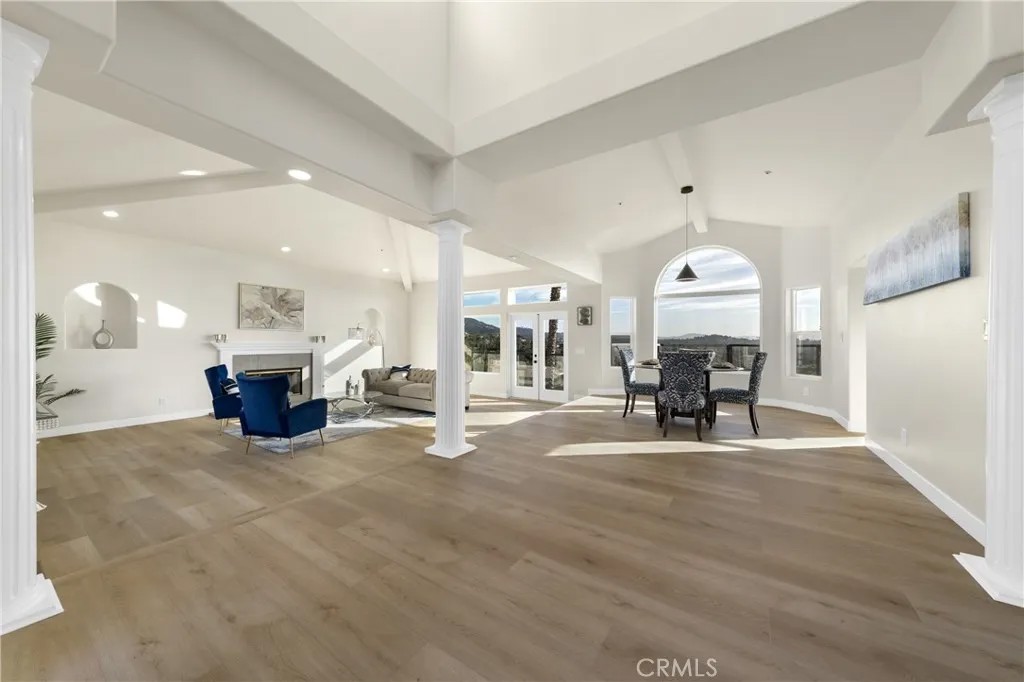 1522 Maxwell Lane