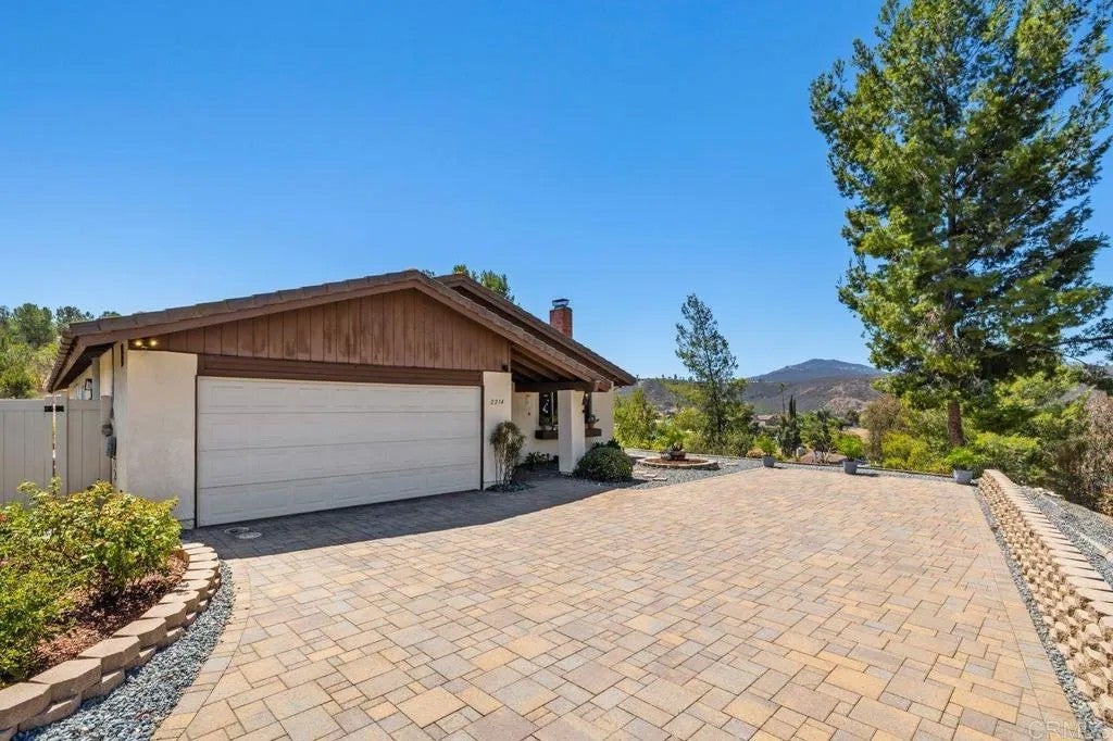 Photo of 2214 Nielsen St, El Cajon, CA 92020 (MLS # NDP2608261)