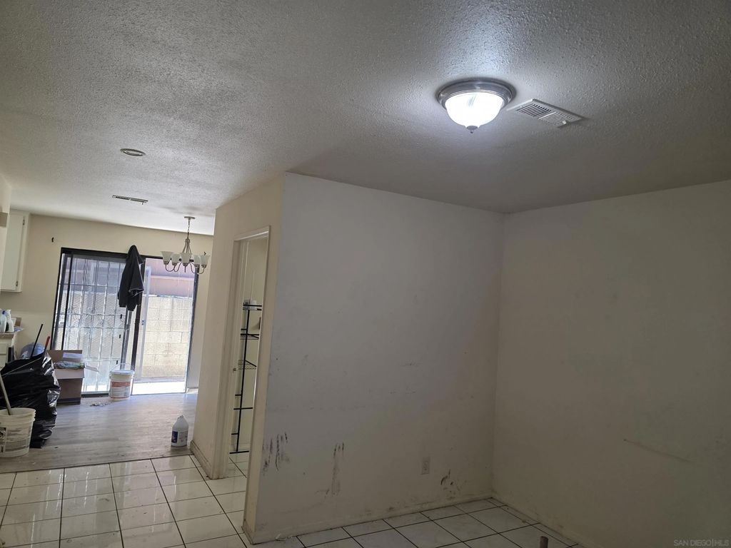 Photo of 1332 la Tempra Corte, Chula Vista, CA 91911 (MLS # 250041957)