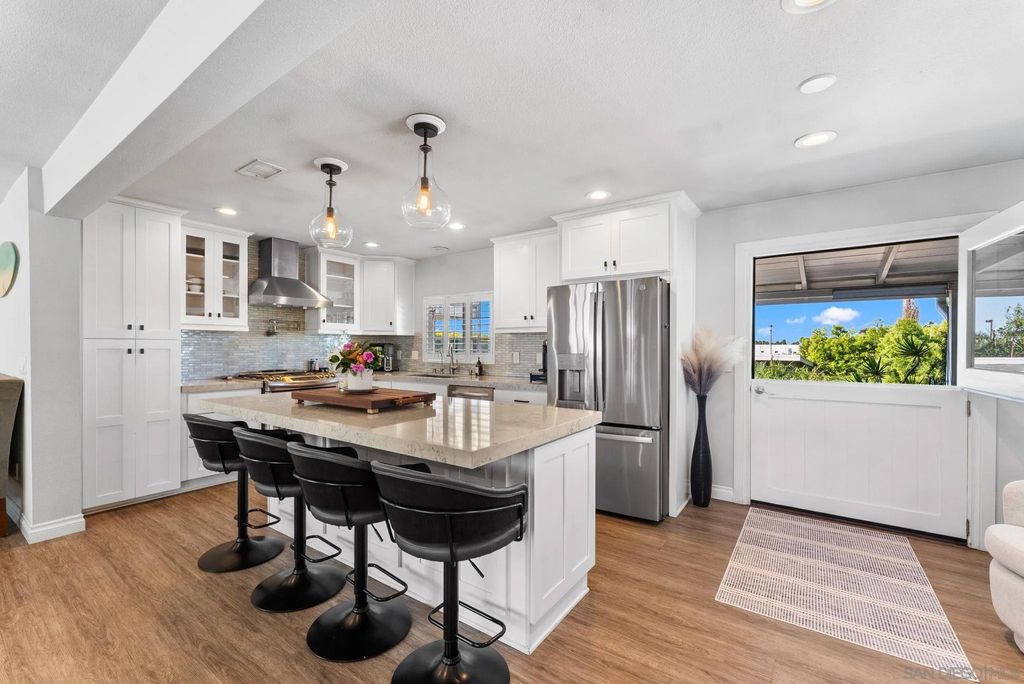 Photo of 2146 Erie St, San Diego, CA 92110 (MLS # 260004293)