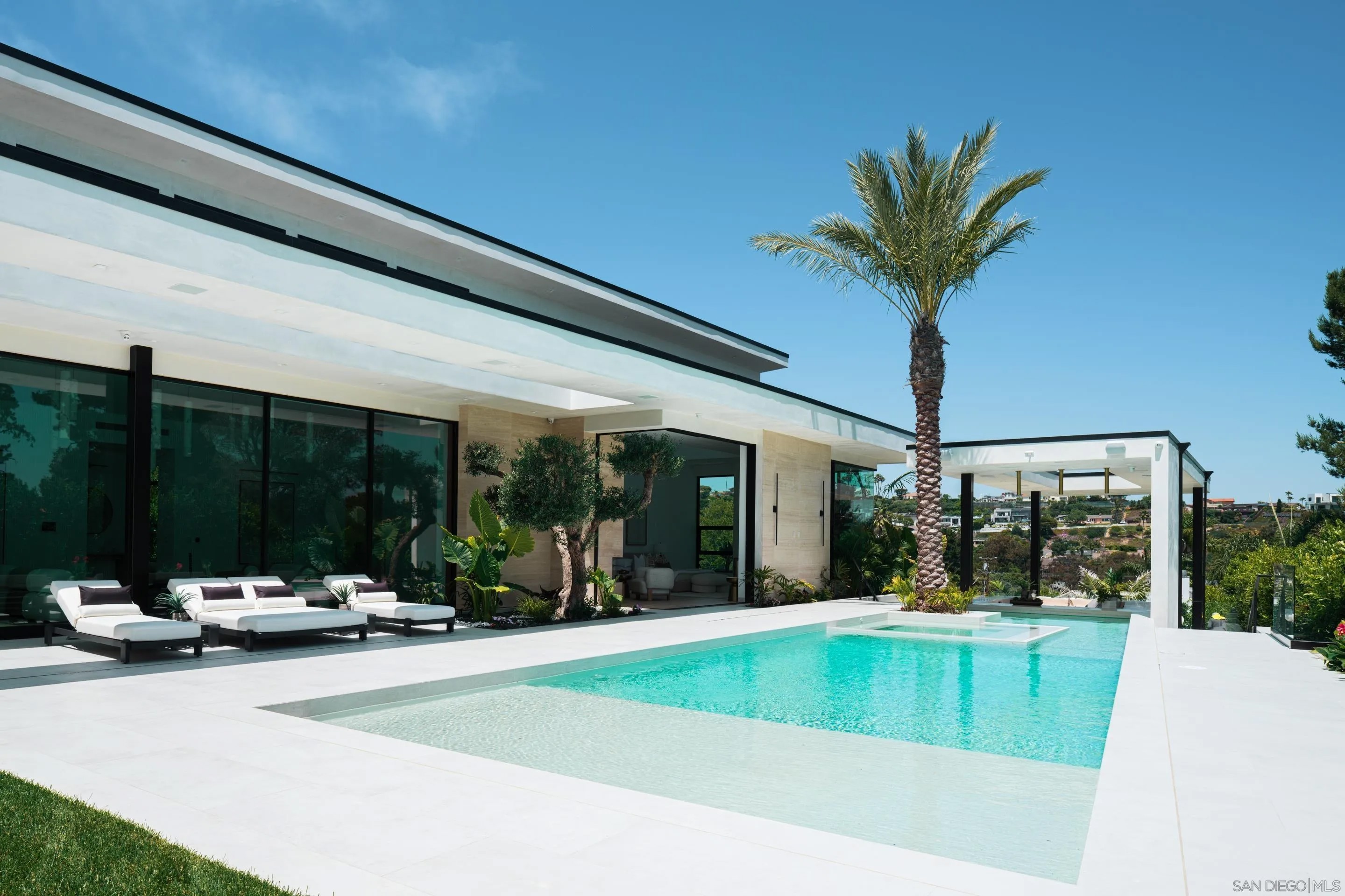 6283 La Jolla Scenic Drive S