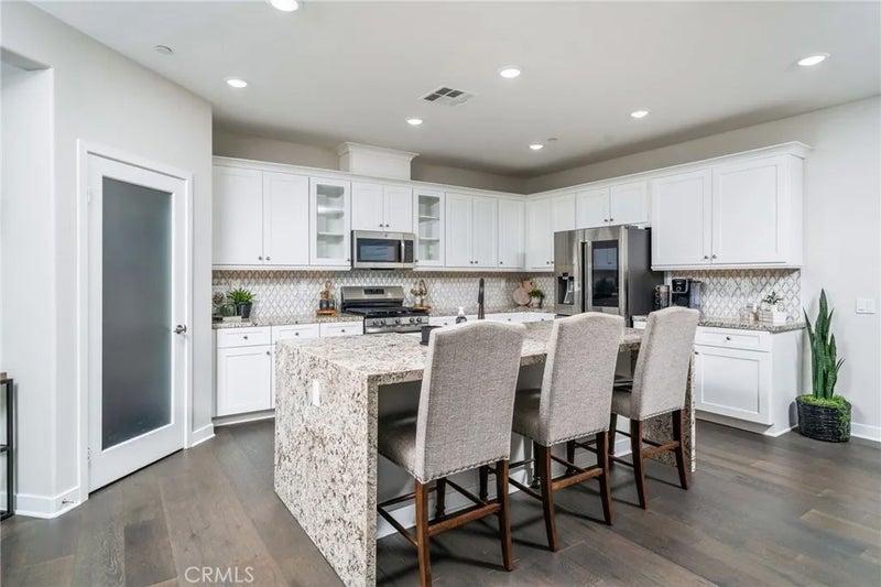 1525 Overpark Lane