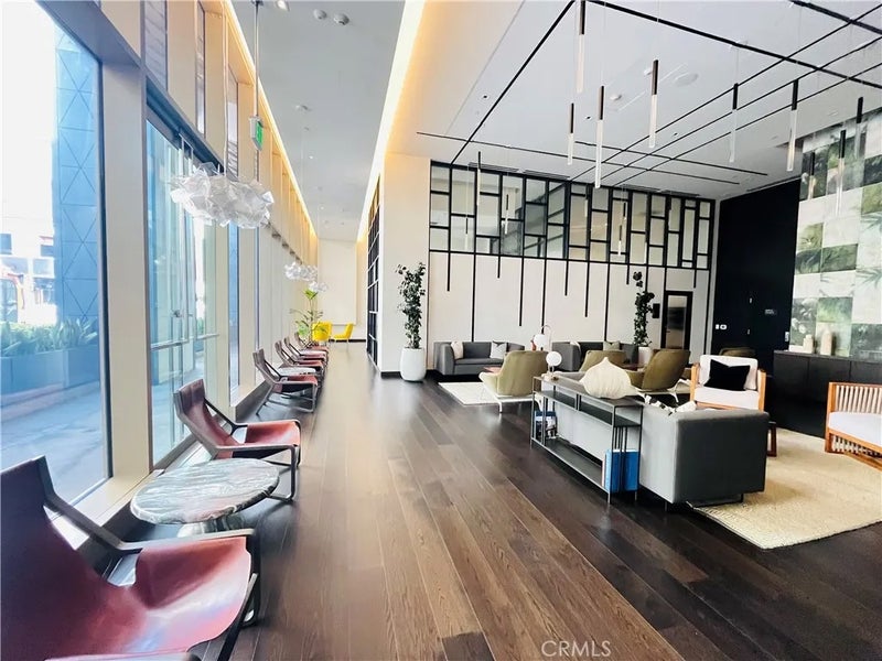 400 S Broadway 814