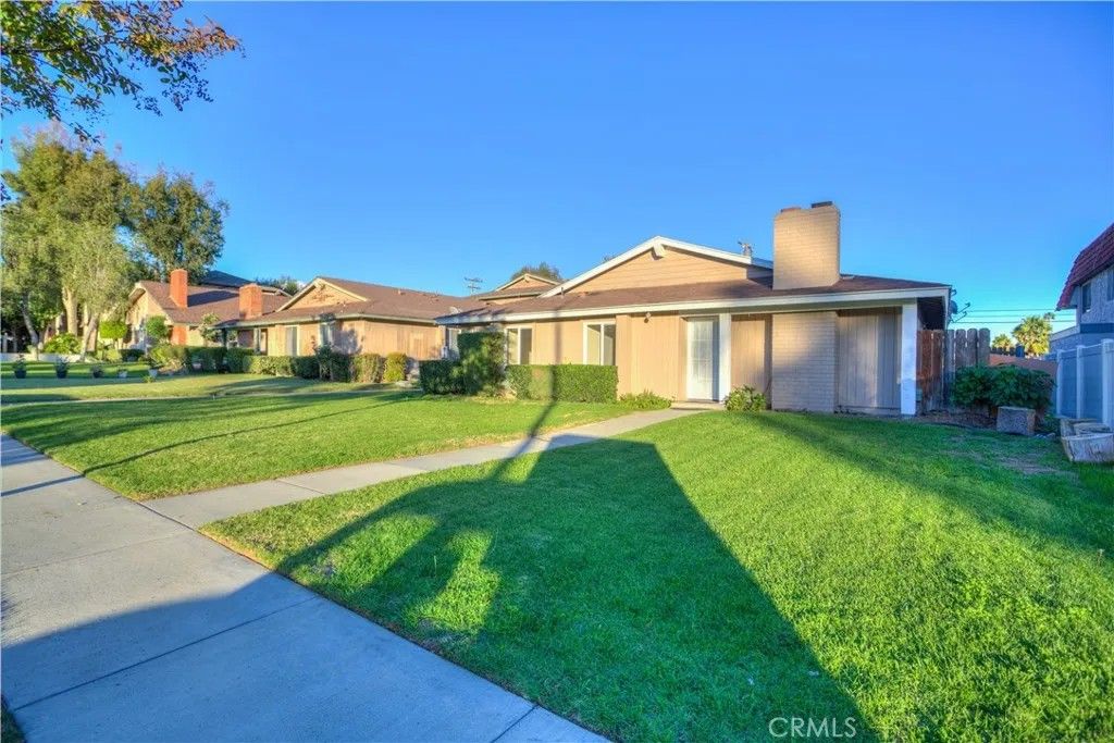 Photo of 154 Linda Way #A, Upland, CA 91786 (MLS # WS25272868)