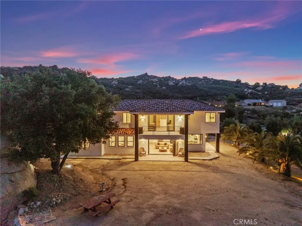41950 Hacienda Dr