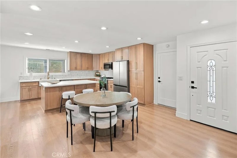 16842 Ross