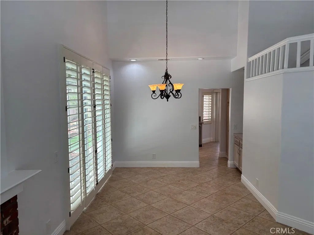 8239 E Star Pine