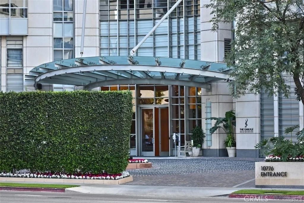 10776 Wilshire 404