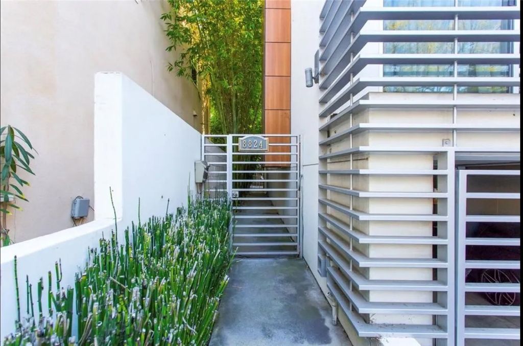 Photo of 8824 Rangely Avenue, West Hollywood, CA 90048 (MLS # AR26053114)