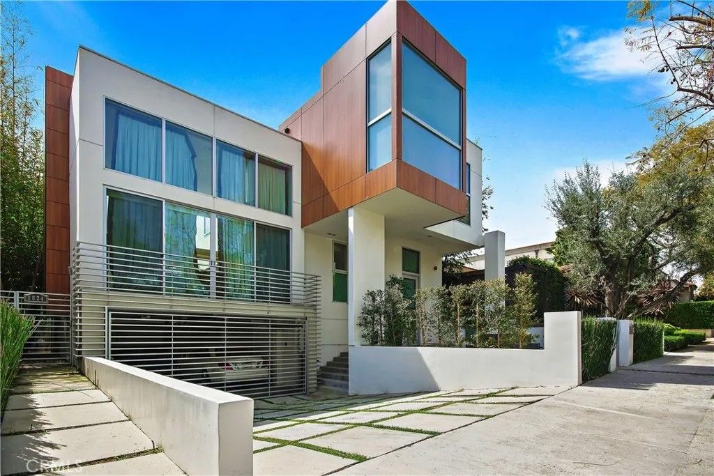 Photo of 8824 Rangely Avenue, West Hollywood, CA 90048 (MLS # AR26053114)