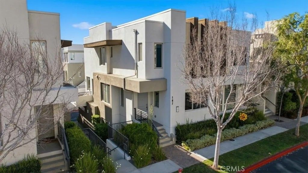 Photo of 12921 Union Avenue #107, Hawthorne, CA 90250 (MLS # SB26060683)